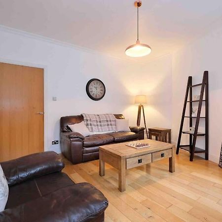 Modern & Spacious Apartment In City Centre Aberdeen Exterior photo